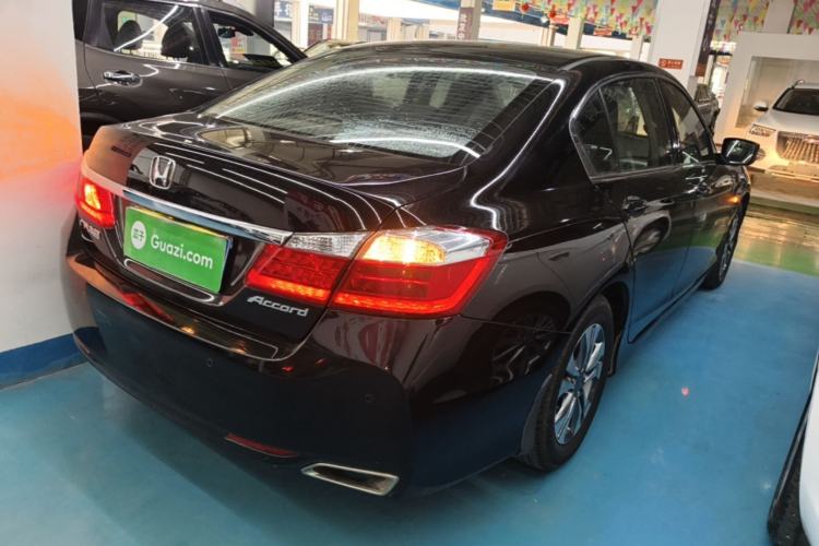 Used Honda Accord 2014 2.0L LX Comfort Edition Rear Right 45 Deg