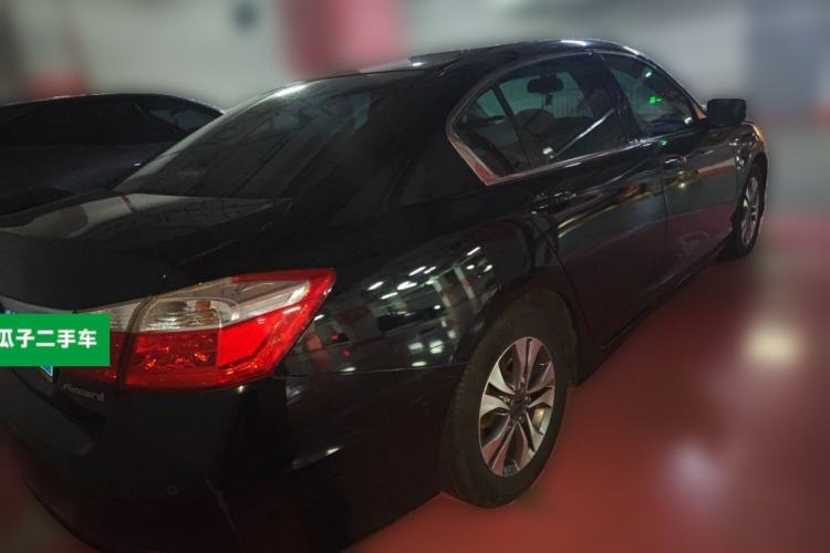 Used Honda Accord 2014 2.0L EX Luxury Edition Rear Right 45 Deg