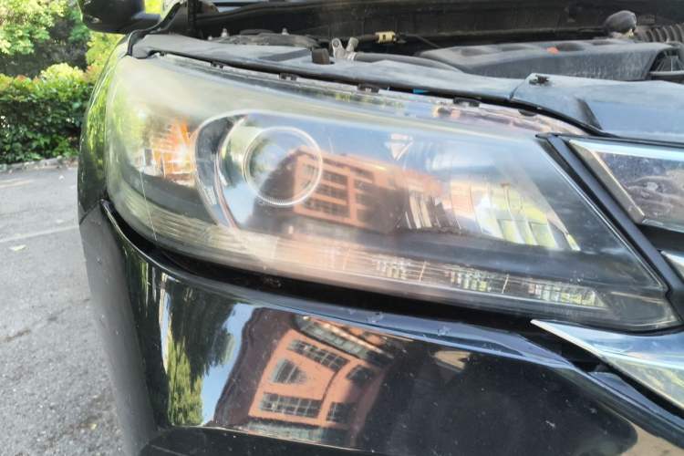 Used Honda Accord 2014 2.0L EXN Luxury Navigation Edition Right Front Headlight