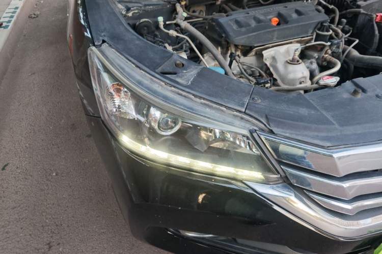 Used Honda Accord 2014 2.0L EX Luxury Edition Right Front Headlight
