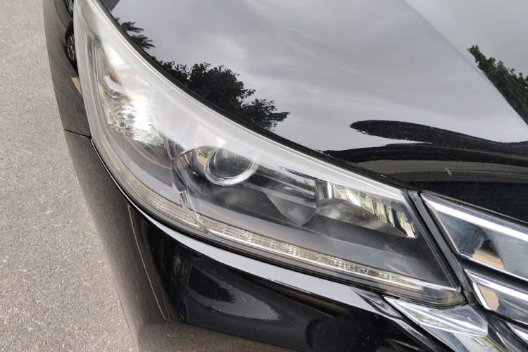 Used Honda Accord 2014 2.0L EX Luxury Edition Right Front Headlight