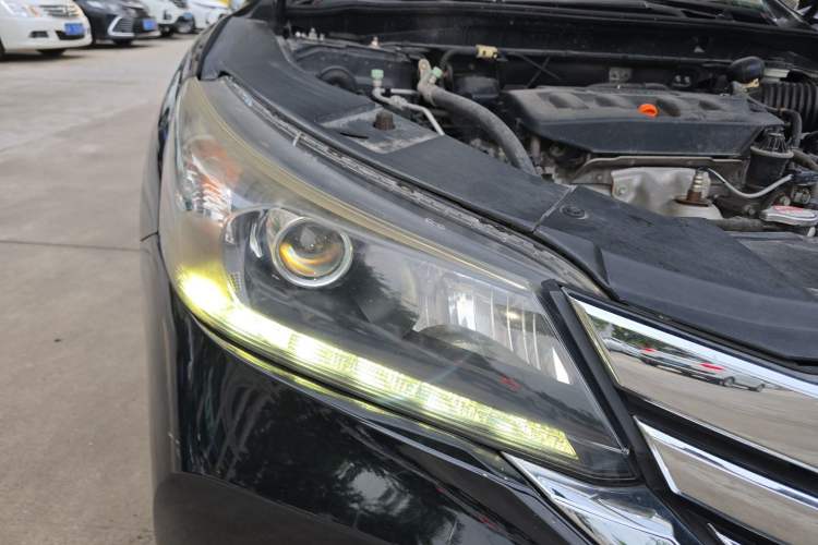 Used Honda Accord 2014 2.0L LX Comfort Edition Right Front Headlight