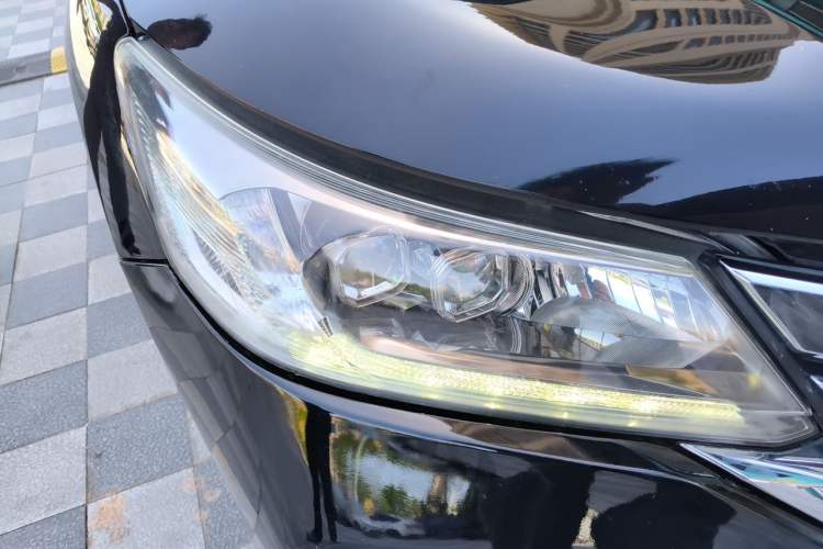 Used Honda Accord 2014 2.4L EX Luxury Edition Right Front Headlight