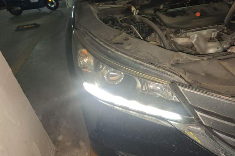 Used Honda Accord 2014 2.0L LX Comfort Edition Right Front Headlight