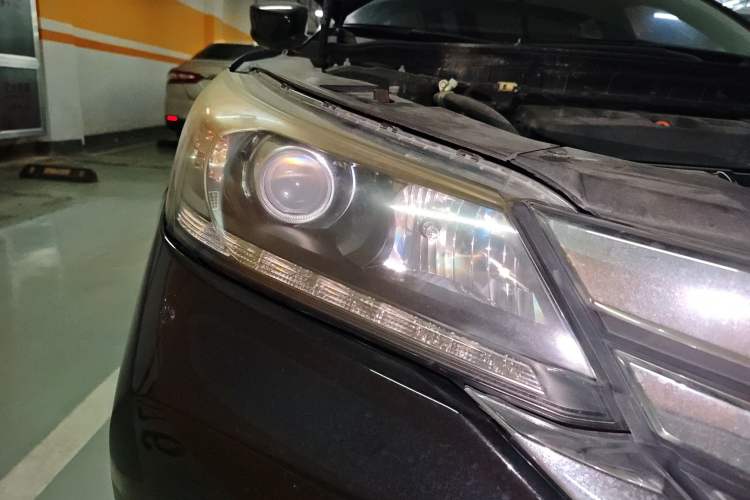 Used Honda Accord 2014 2.0L EX Luxury Edition Right Front Headlight