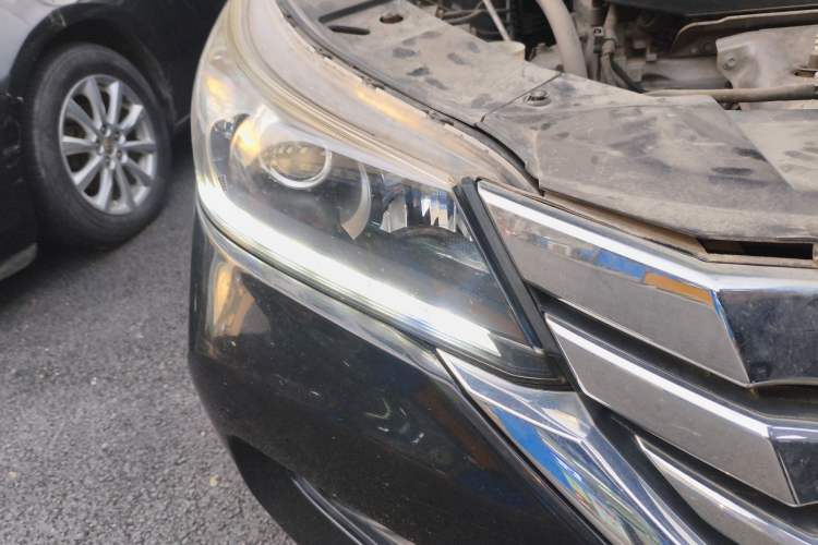 Used Honda Accord 2014 2.0L EXN Luxury Navigation Edition Right Front Headlight