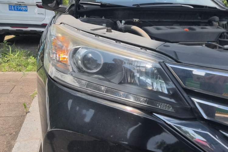 Used Honda Accord 2014 2.0L EX Luxury Edition Right Front Headlight