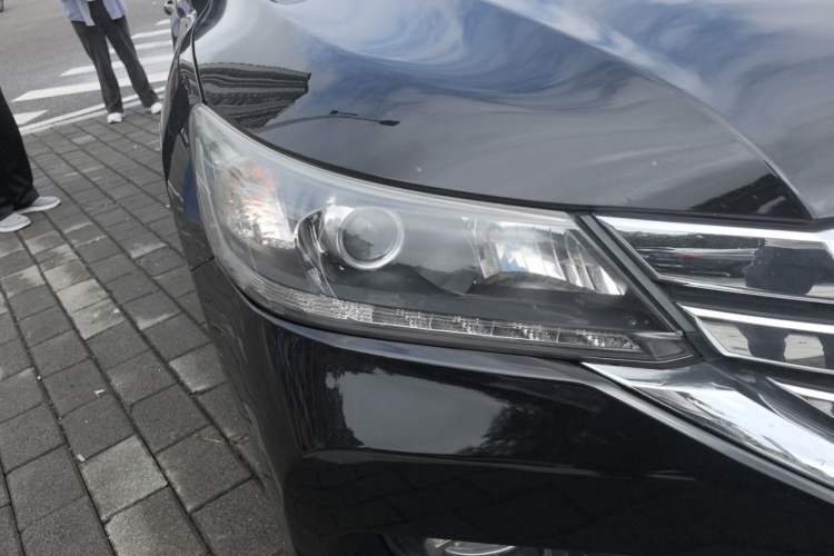 Used Honda Accord 2014 2.4L LX Comfort Edition Right Front Headlight