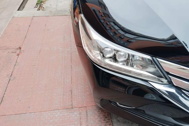 Used Honda Accord 2014 2.4L EX Luxury Edition Right Front Headlight