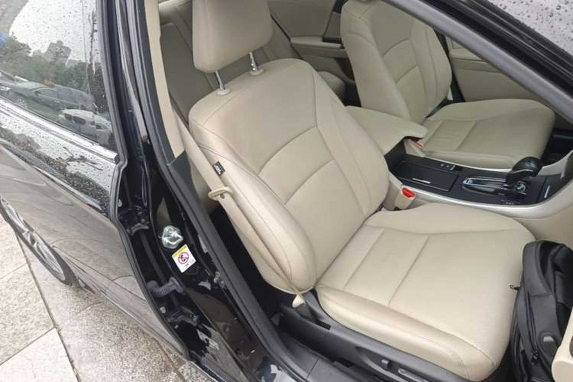 Used Honda Accord 2014 2.0L EX Luxury Edition Right Front Seat