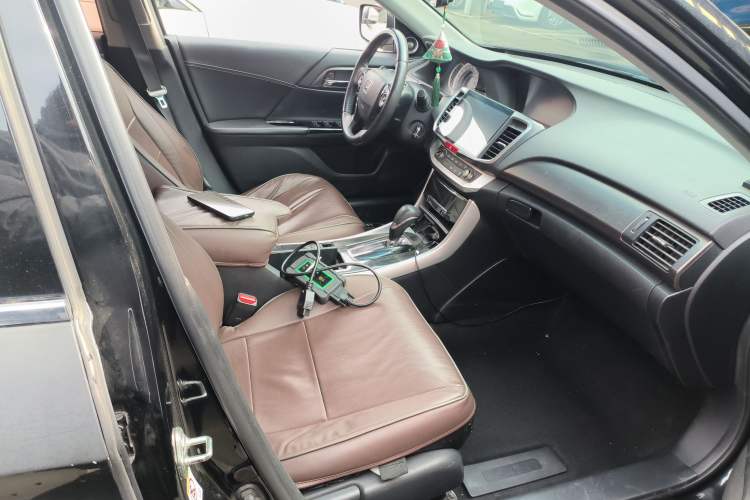 Used Honda Accord 2014 2.0L LX Comfort Edition Right Front Seat