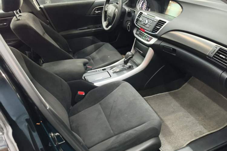 Used Honda Accord 2014 2.0L LX Comfort Edition Right Front Seat