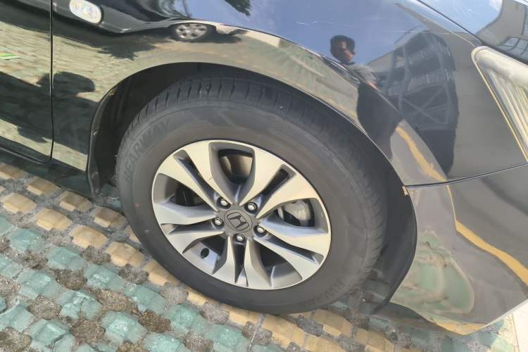 Used Honda Accord 2014 2.0L LX Comfort Edition Right Front Wheel Hub