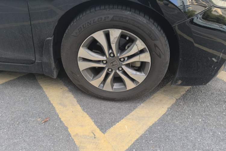 Used Honda Accord 2014 2.0L LX Comfort Edition Right Front Wheel Hub