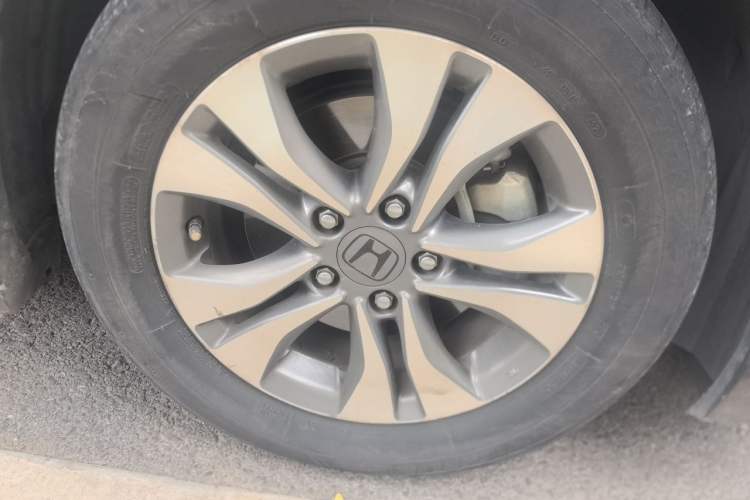 Used Honda Accord 2014 2.0L EX Luxury Edition Right Front Wheel Hub