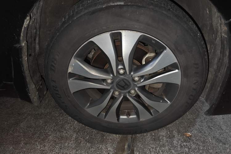Used Honda Accord 2014 2.0L LX Comfort Edition Right Front Wheel Hub
