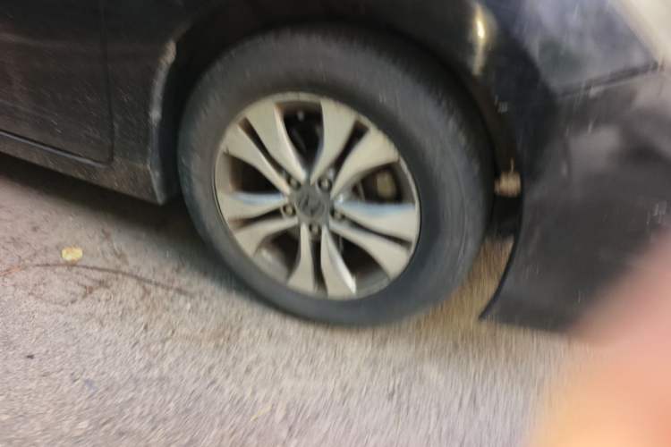 Used Honda Accord 2014 2.0L LX Comfort Edition Right Front Wheel Hub