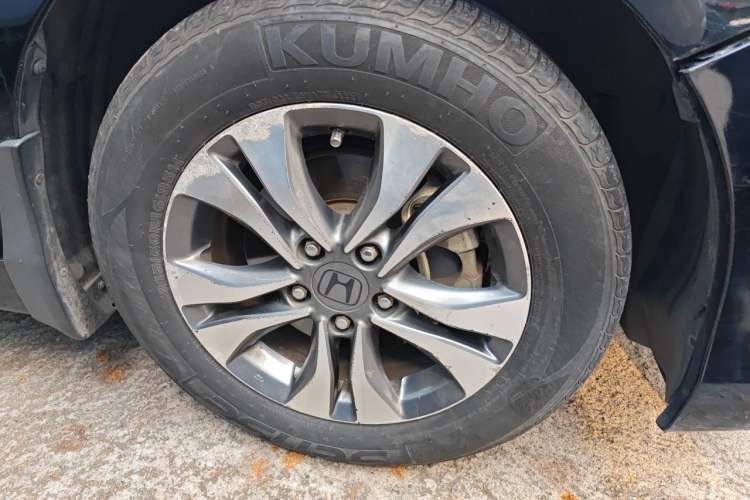 Used Honda Accord 2014 2.0L LX Comfort Edition Right Front Wheel Hub