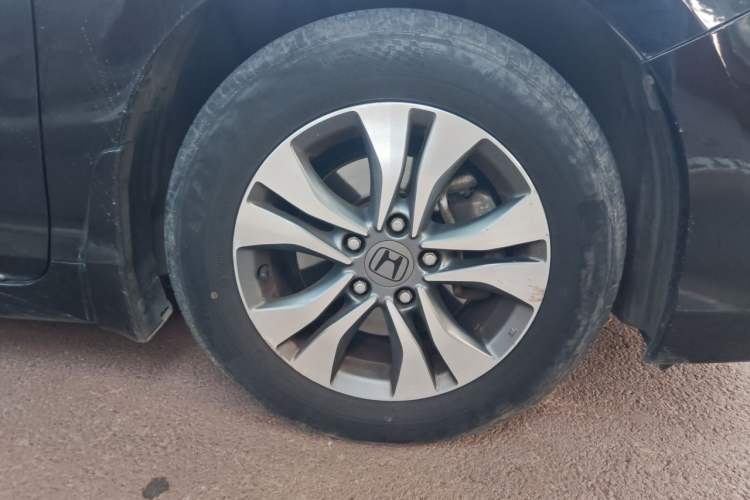 Used Honda Accord 2014 2.0L EX Luxury Edition Right Front Wheel Hub