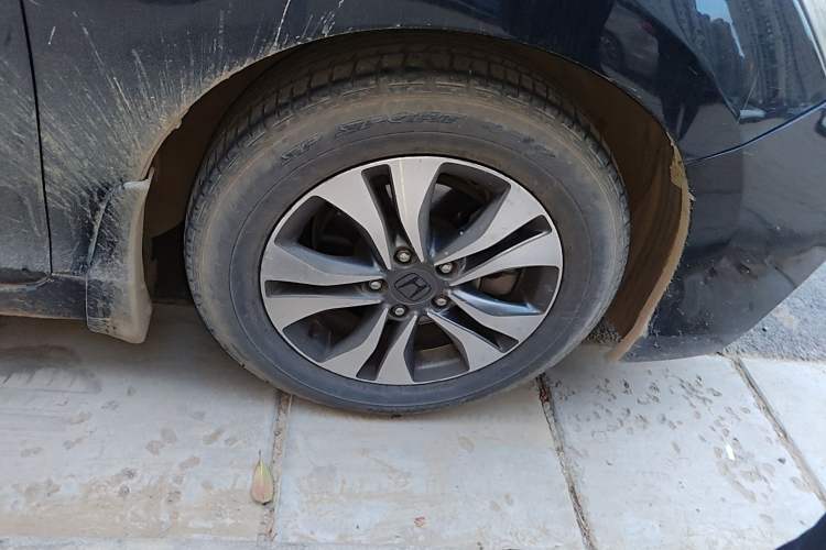 Used Honda Accord 2014 2.0L LX Comfort Edition Right Front Wheel Hub