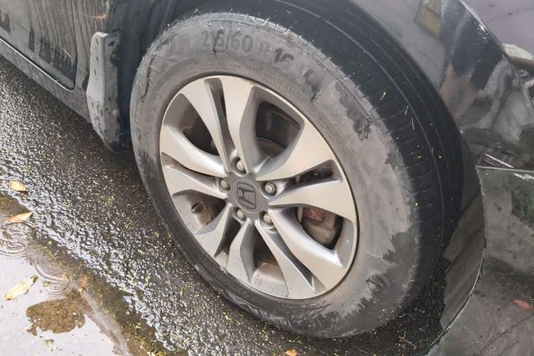 Used Honda Accord 2014 2.0L LX Comfort Edition Right Front Wheel Hub