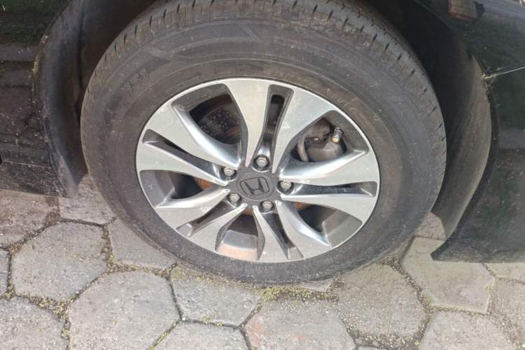 Used Honda Accord 2014 2.0L LX Comfort Edition Right Front Wheel Hub