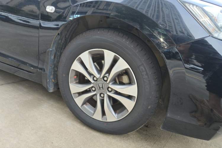 Used Honda Accord 2014 2.0L LX Comfort Edition Right Front Wheel Hub