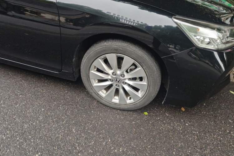 Used Honda Accord 2014 2.4L EX Luxury Edition Right Front Wheel Hub