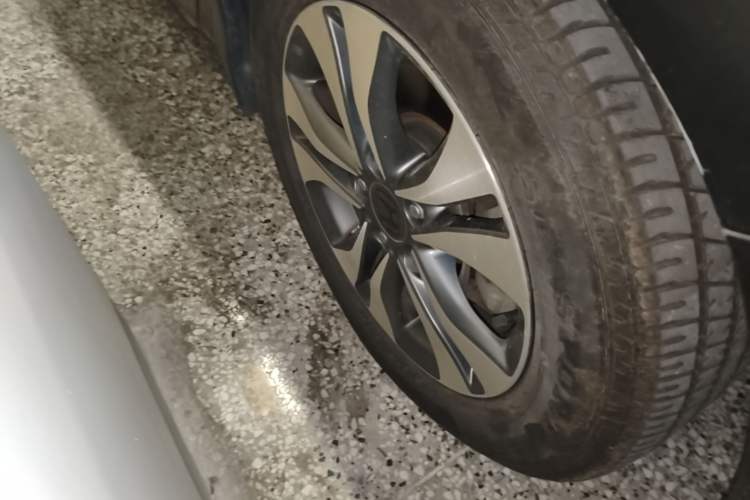 Used Honda Accord 2014 2.0L LX Comfort Edition Right Front Wheel Hub