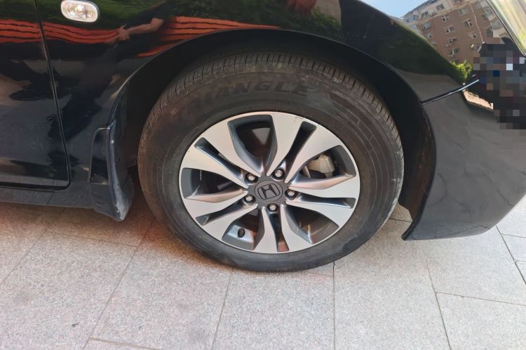 Used Honda Accord 2014 2.0L EX Luxury Edition Right Front Wheel Hub