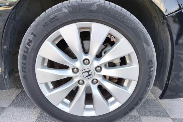Used Honda Accord 2014 2.4L EX Luxury Edition Right Front Wheel Hub