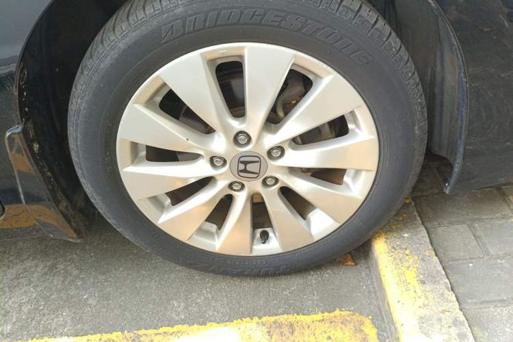 Used Honda Accord 2014 2.4L EX Luxury Edition Right Front Wheel Hub