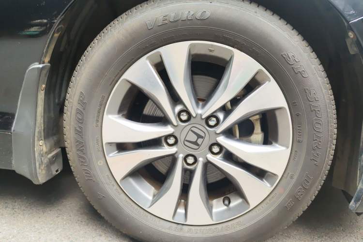 Used Honda Accord 2014 2.0L LX Comfort Edition Right Front Wheel Hub