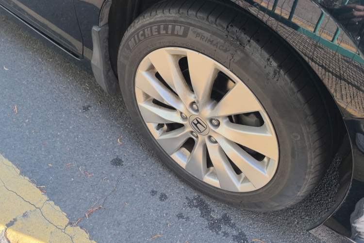Used Honda Accord 2014 2.4L EXN Luxury Navigation Edition Right Front Wheel Hub