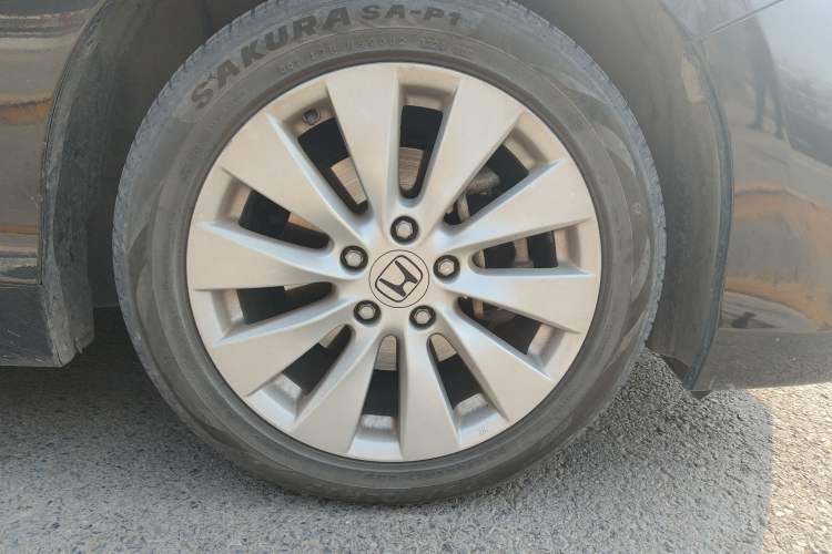 Used Honda Accord 2014 2.4L EXN Luxury Navigation Edition Right Front Wheel Hub
