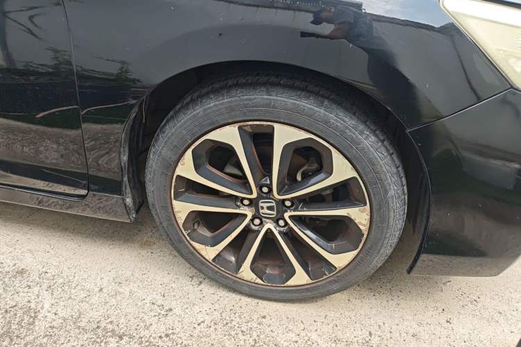 Used Honda Accord 2014 3.0L VTI Prestige Edition Right Front Wheel Hub