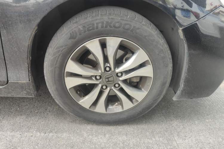 Used Honda Accord 2014 2.0L LX Comfort Edition Right Front Wheel Hub