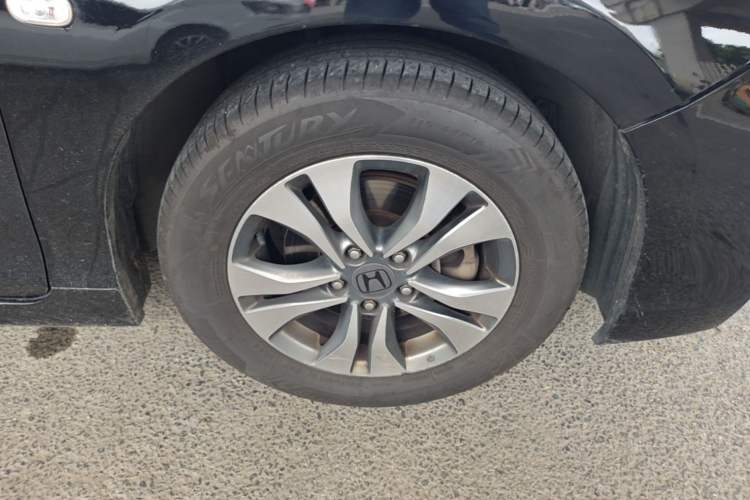 Used Honda Accord 2014 2.0L LX Comfort Edition Right Front Wheel Hub