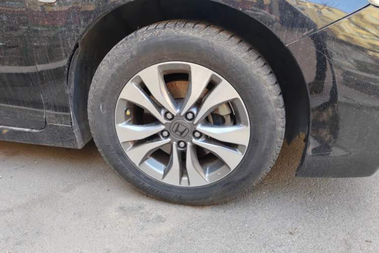 Used Honda Accord 2014 2.0L LX Comfort Edition Right Front Wheel Hub