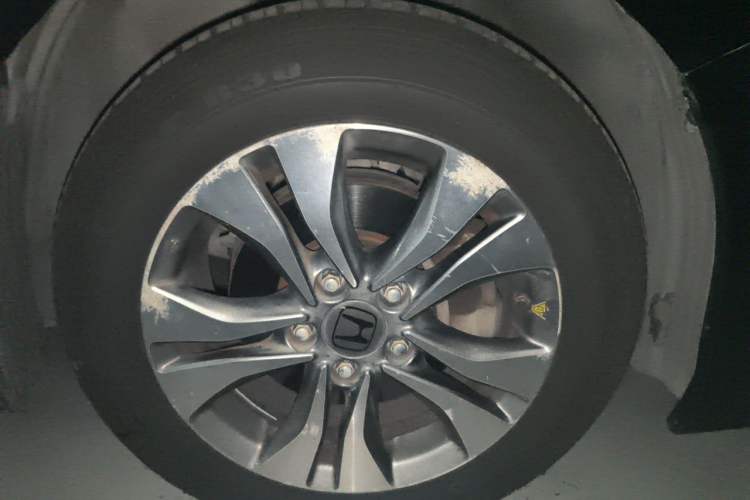 Used Honda Accord 2014 2.0L LX Comfort Edition Right Front Wheel Hub