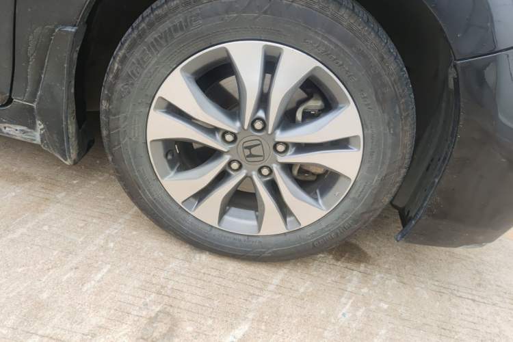 Used Honda Accord 2014 2.0L EX Luxury Edition Right Front Wheel Hub