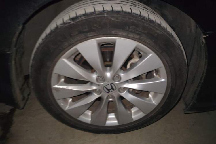 Used Honda Accord 2014 2.4L LX Comfort Edition Right Front Wheel Hub