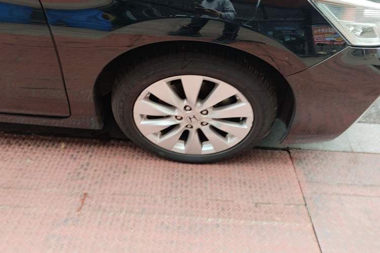 Used Honda Accord 2014 2.4L EX Luxury Edition Right Front Wheel Hub