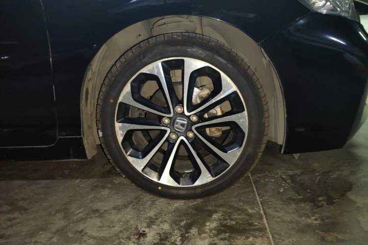 Used Honda Accord 2014 3.0L EXLN Flagship Edition Right Front Wheel Hub