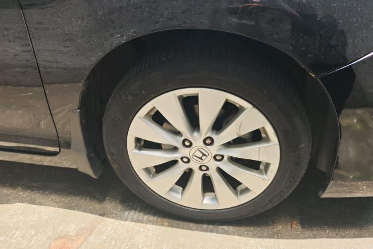 Used Honda Accord 2014 2.4L EXN Luxury Navigation Edition Right Front Wheel Hub