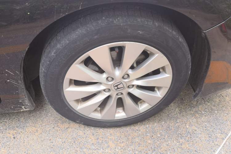 Used Honda Accord 2014 2.4L EXN Luxury Navigation Edition Right Front Wheel Hub