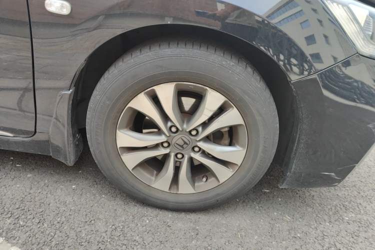 Used Honda Accord 2014 2.0L LX Comfort Edition Right Front Wheel Hub