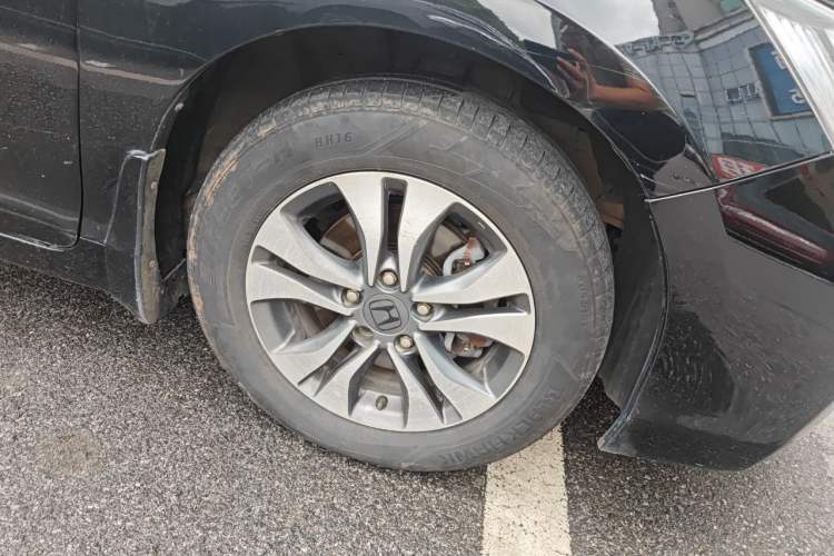 Used Honda Accord 2014 2.0L LX Comfort Edition Right Front Wheel Hub