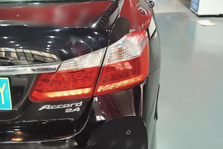 Used Honda Accord 2014 2.4L LX Comfort Edition Right Rear Taillight