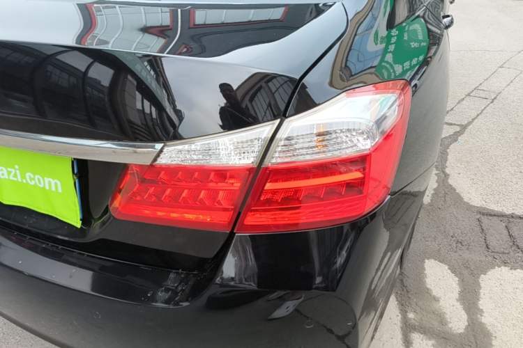 Used Honda Accord 2014 2.0L LX Comfort Edition Right Rear Taillight